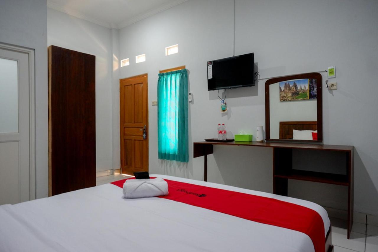 Reddoorz Near Padang Golf Adisucipto Hotel Potrojayan Exterior foto