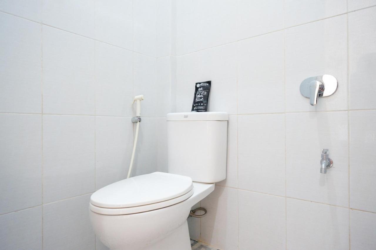 Reddoorz Near Padang Golf Adisucipto Hotel Potrojayan Exterior foto