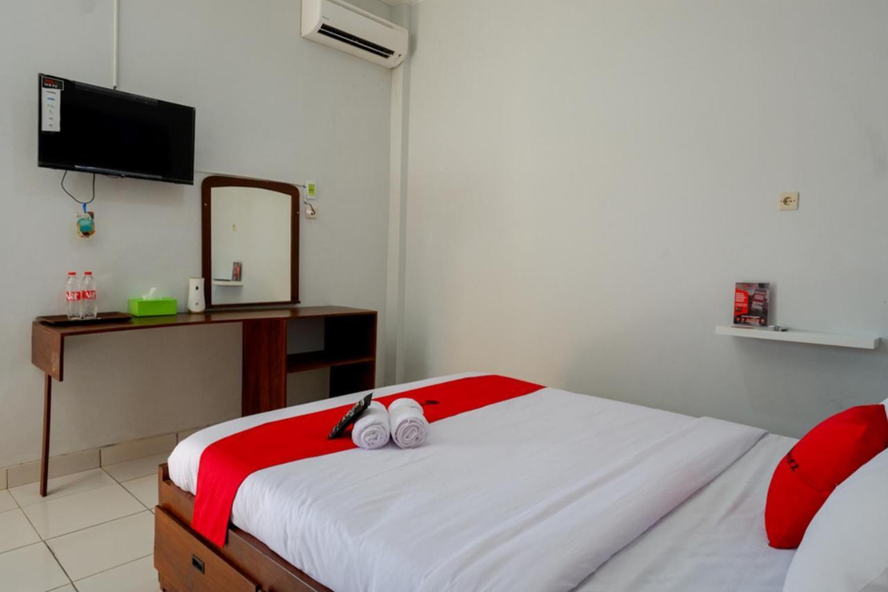 Reddoorz Near Padang Golf Adisucipto Hotel Potrojayan Exterior foto